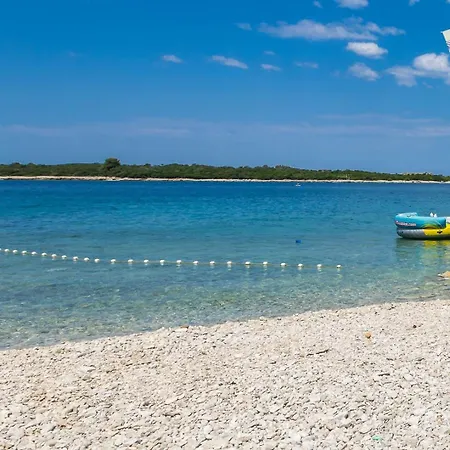 Gasthuis House Romy Štinjan