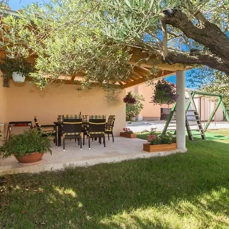 Konukevi House Romy Štinjan