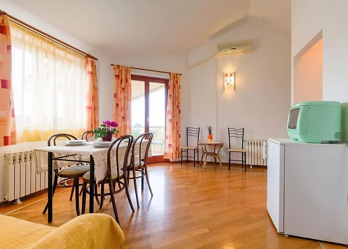 House Romy Guest house Stinjan