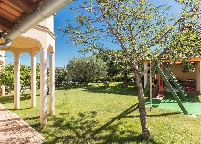 Guest house House Romy 4*